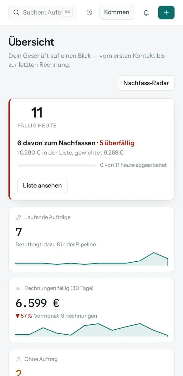 Die Übersicht von Salesfy auf dem Handy: fällige Nachfass-Aufgaben und laufende Aufträge untereinander.